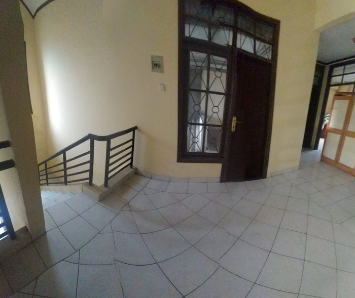 Rumah disewakan di Beverly Lippo Cikarang 